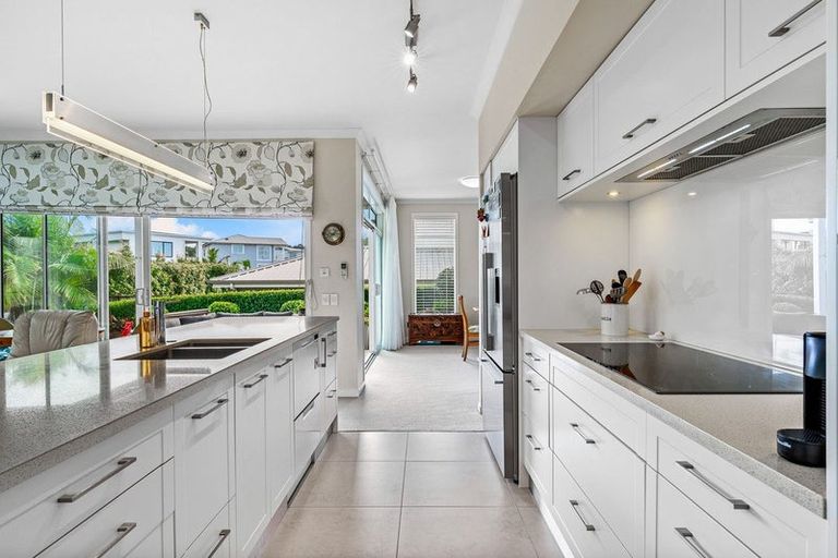 Photo of property in 61 Panorama Heights, Orewa, 0931