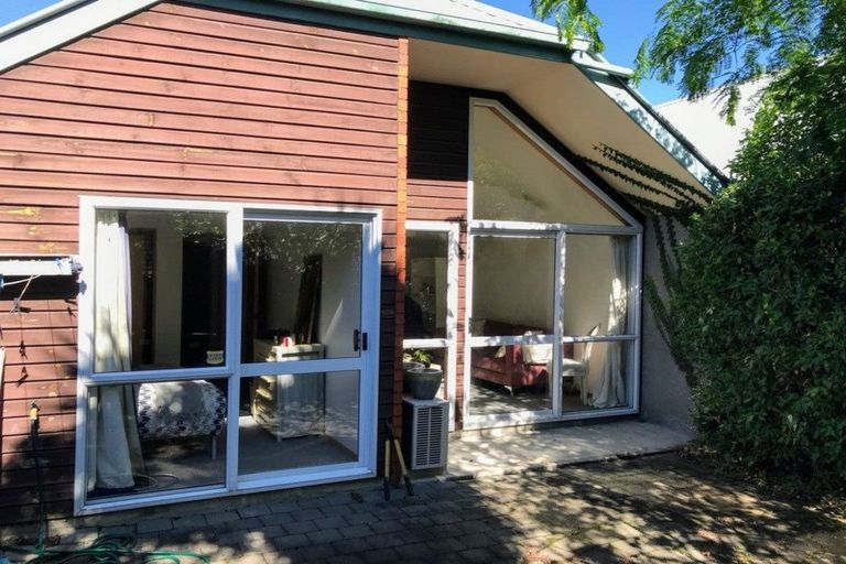 Photo of property in 10 Rehua Lane, St Albans, Christchurch, 8014