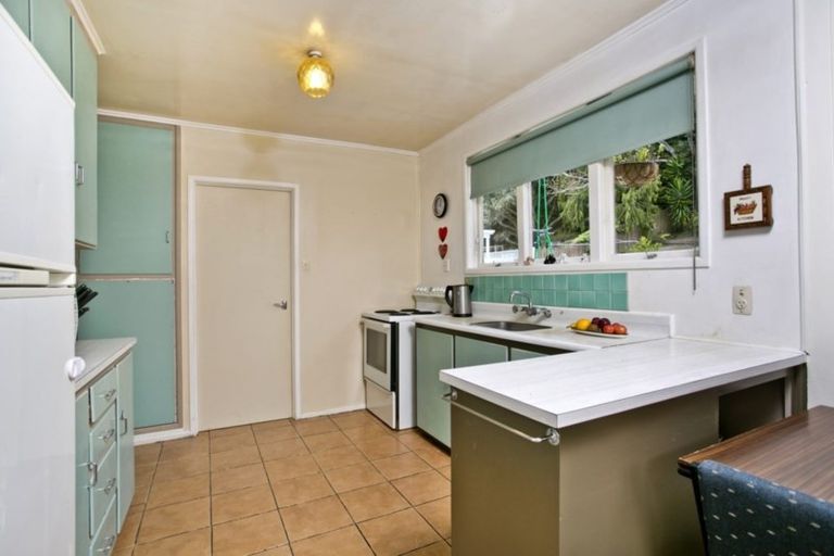 Photo of property in 22 Sequoia Place, Sunnynook, Auckland, 0620
