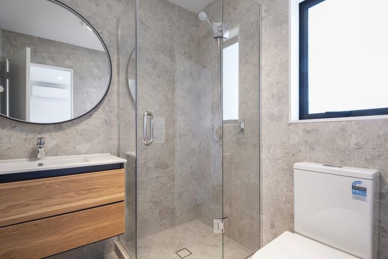 Photo of property in 1/12 Manuwai Road, Torbay, Auckland, 0630