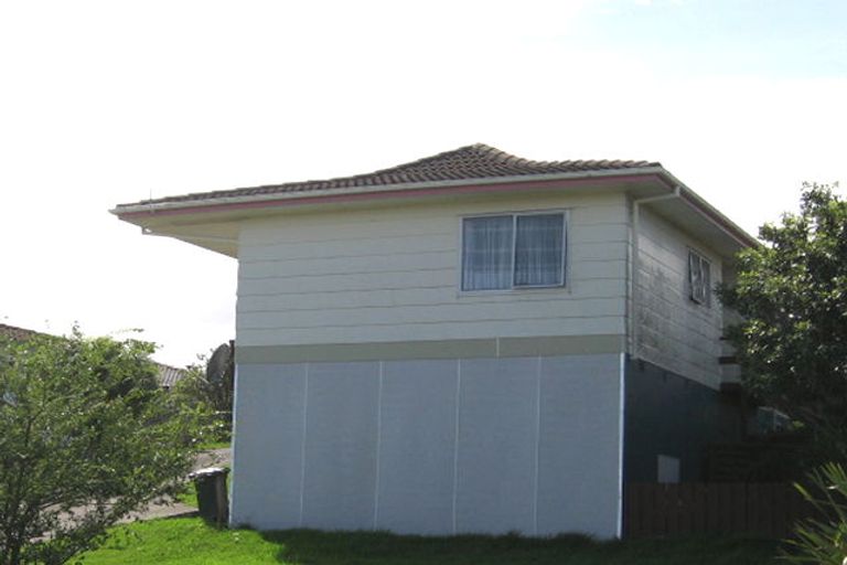 Photo of property in 1/23 Benchmark Drive, Massey, Auckland, 0614