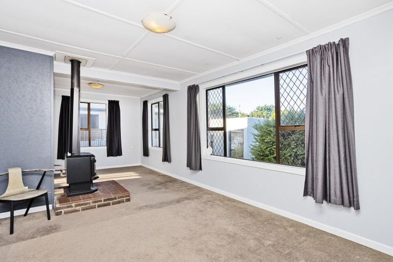 Photo of property in 64 Nichol Street, Heidelberg, Invercargill, 9812