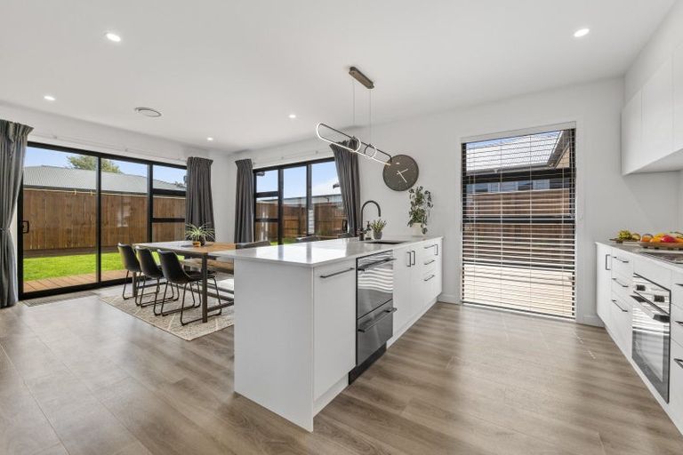 Photo of property in 66 Warwick Road, Stratford, 4332