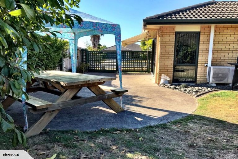 Photo of property in 34 The Gardens Drive, Papamoa Beach, Papamoa, 3118