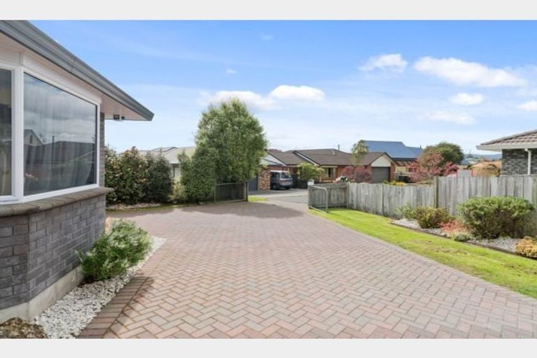 Photo of property in 28 Hoyte Place, Pukehangi, Rotorua, 3015