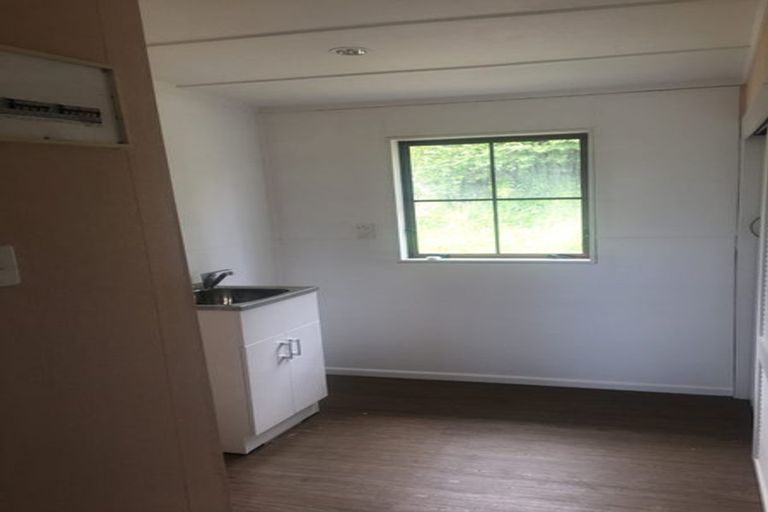 Photo of property in 695 State Highway 16, Kumeu, 0891