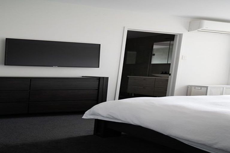 Photo of property in 1/2 Ocean View Road, Milford, Auckland, 0620