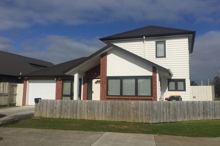 Photo of property in 1 Takahe Avenue, Takanini, 2112