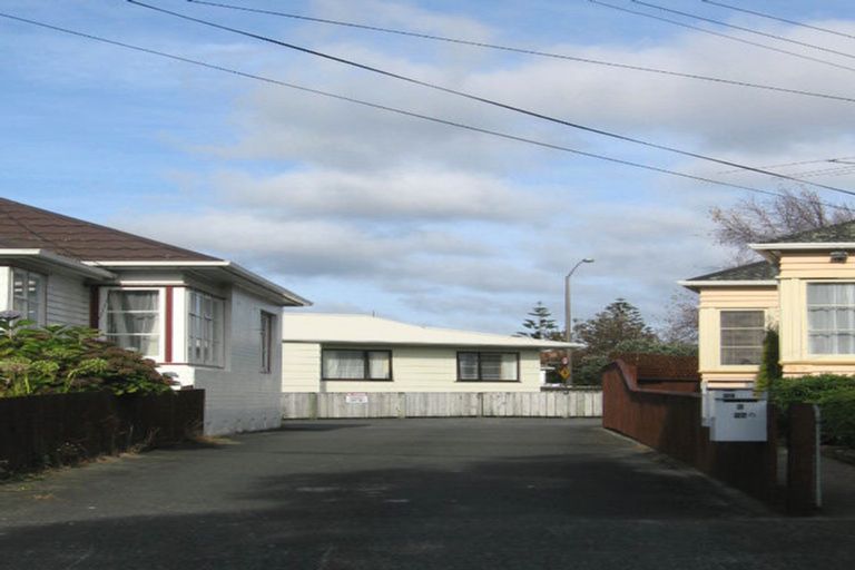 Photo of property in 2/27 Gadsby Street, Avalon, Lower Hutt, 5011
