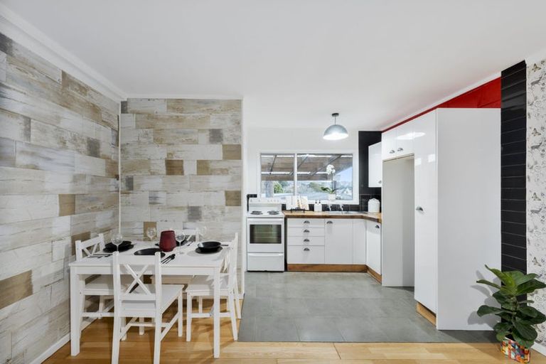 Photo of property in 7/108 West Coast Road, Glen Eden, Auckland, 0602