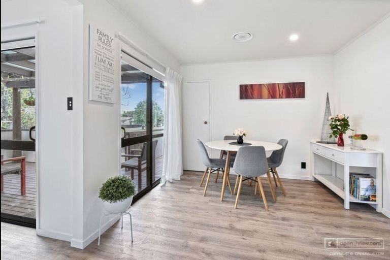 Photo of property in 80 Everglade Drive, Goodwood Heights, Auckland, 2105