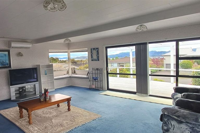 Photo of property in 1 Battersea Place, Richmond Heights, Taupo, 3330