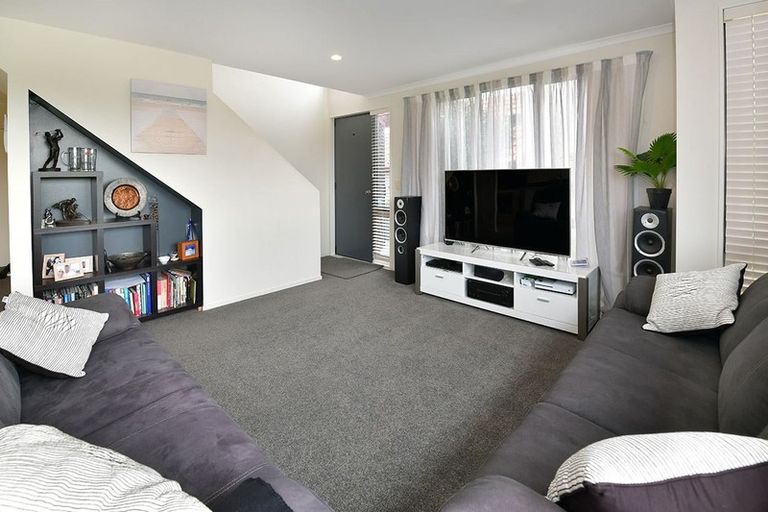 Photo of property in 31 Alverna View, Gulf Harbour, Whangaparaoa, 0930
