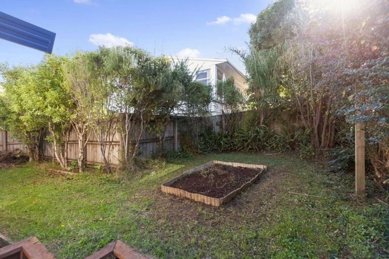 Photo of property in 1/13 Edgeworth Road, Glenfield, Auckland, 0629