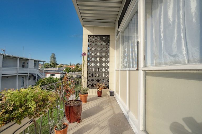 Photo of property in Balmoral Court, 2/130a Balmoral Road, Mount Eden, Auckland, 1024