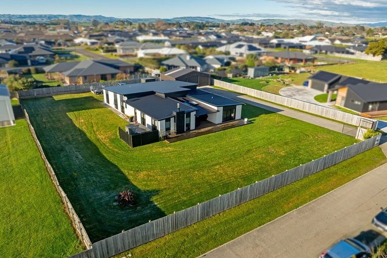 Photo of property in 5 Remutaka Lane, Carterton, 5713