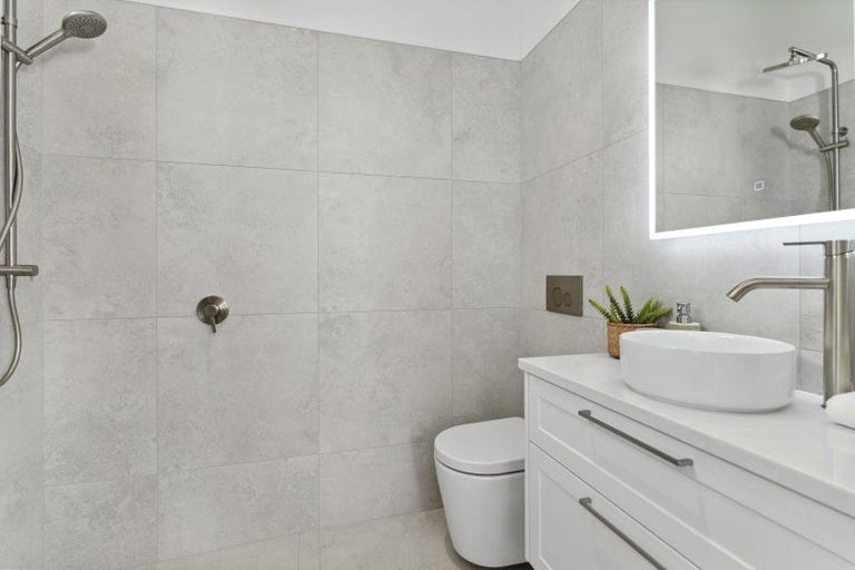 Photo of property in 4 Clarence Road, Northcote Point, Auckland, 0627