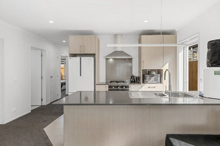 Photo of property in 18 Kutukutu Street, Takanini, 2112