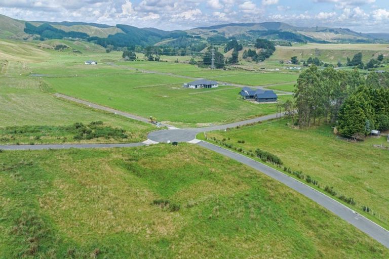 Photo of property in 23 Tuscany Way, Fitzherbert, 4410