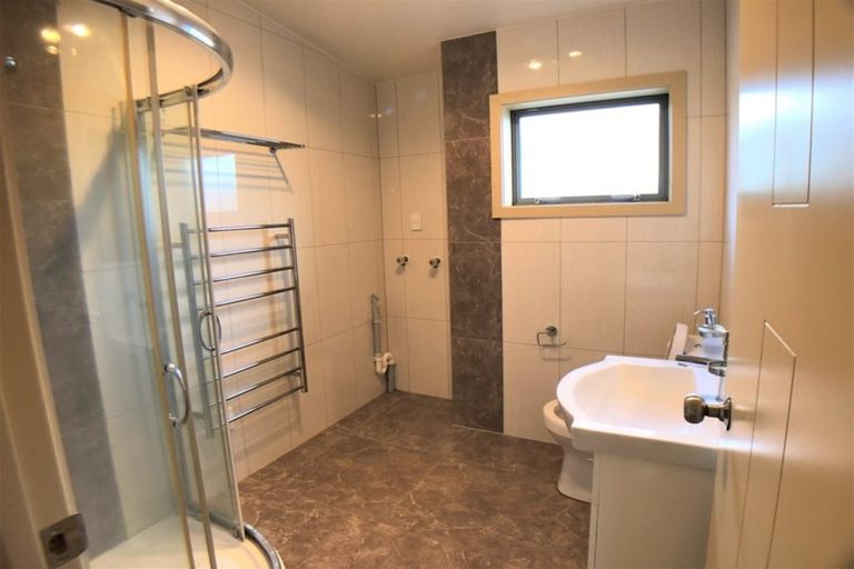 Photo of property in 16a Blease Street, New Lynn, Auckland, 0600