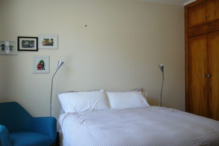 Photo of property in 49 Mckinley Crescent, Brooklyn, Wellington, 6021