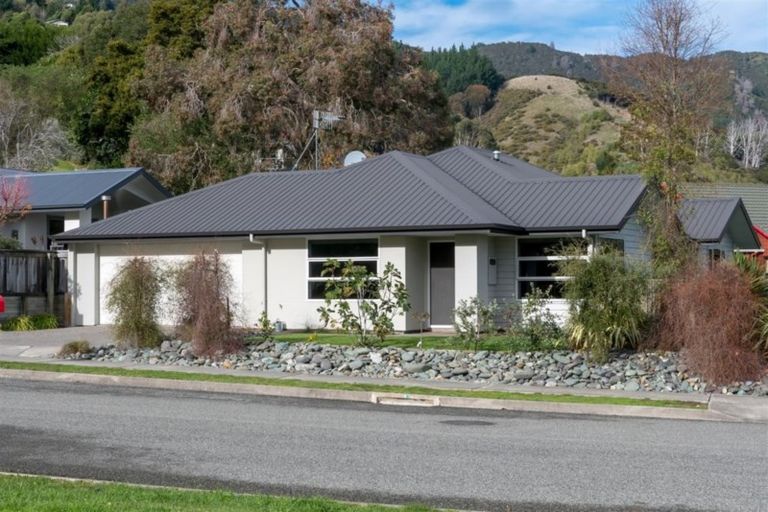 Photo of property in 4 Saddleback Road, Todds Valley, Nelson, 7071