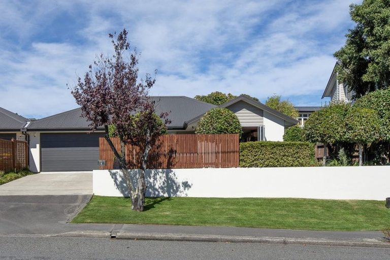 Photo of property in 76 Palatine Terrace, Saint Martins, Christchurch, 8022