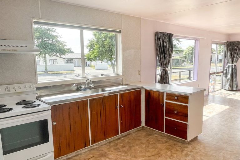 Photo of property in 38 Amberley Avenue, Westbrook, Palmerston North, 4412