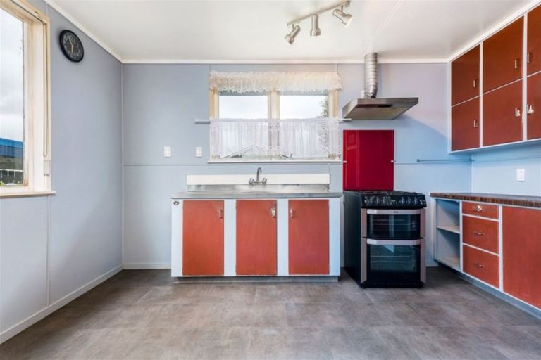 Photo of property in 74 Cranmere Crescent, Mangere East, Auckland, 2024