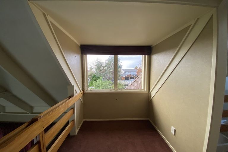 Photo of property in 8 Sanctuary Point, Sunnyhills, Auckland, 2010