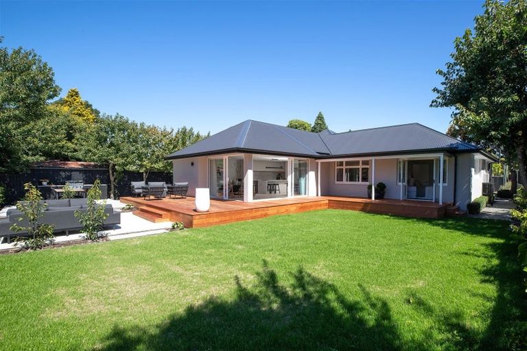 Photo of property in 112 Hamilton Avenue, Ilam, Christchurch, 8041