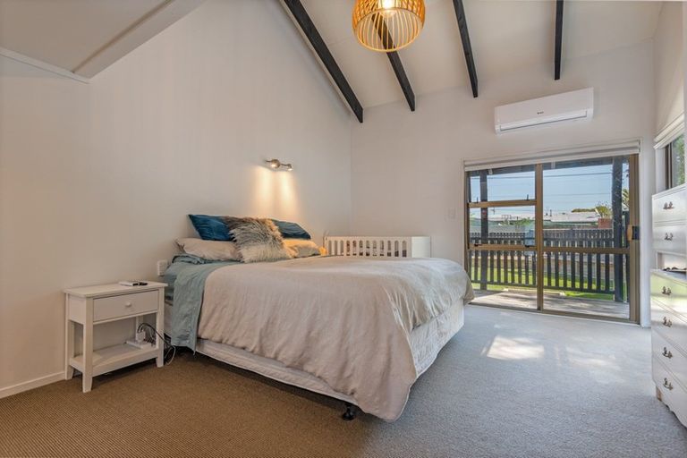 Photo of property in 23 Course Lane, Sanson, 4817