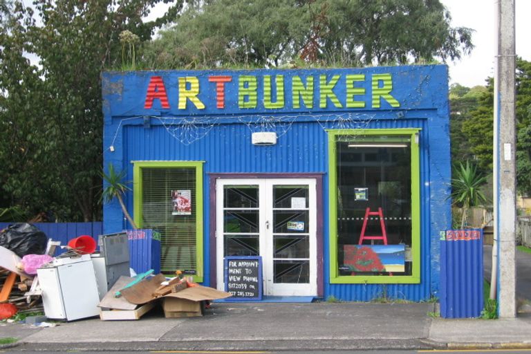 Photo of property in 110 Atkinson Road, Titirangi, Auckland, 0604