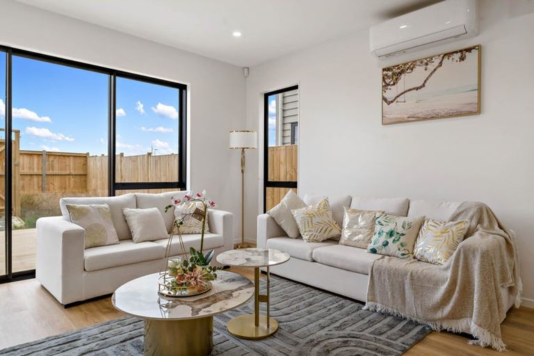 Photo of property in 12 Kapeta Lane, Karaka, 2113