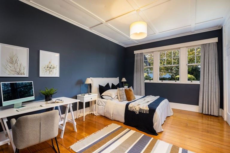 Photo of property in 22 Ridge Lane, New Plymouth, 4310