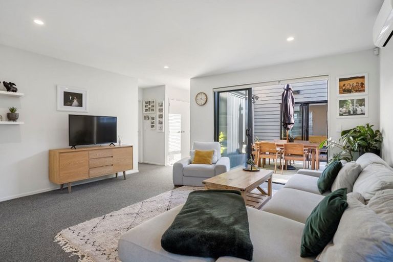 Photo of property in 7 Parachute Crescent, Papakura, 2110