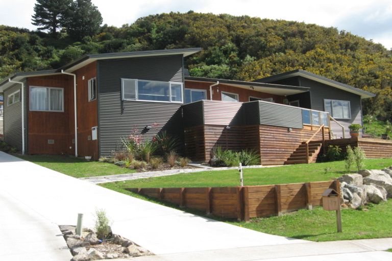 Photo of property in 37 Bateleur Close, Welcome Bay, Tauranga, 3112