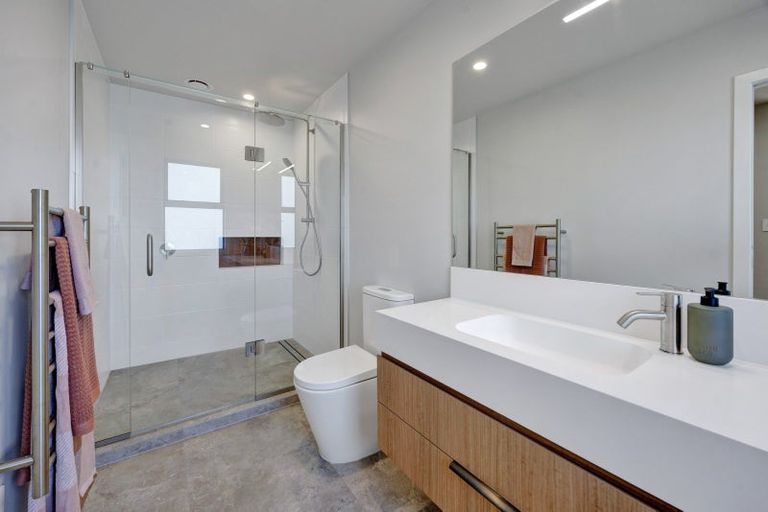 Photo of property in 10 Eliot Street, New Plymouth, 4310