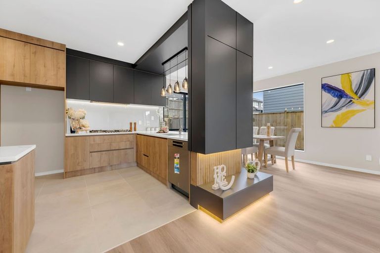 Photo of property in 25 Bremner Ridge Street, Flat Bush, 2019