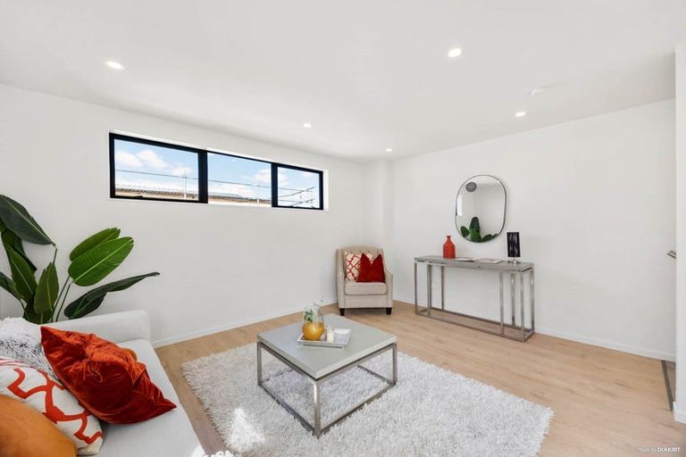 Photo of property in 45 Waihou Crescent, Albany Heights, Auckland, 0632