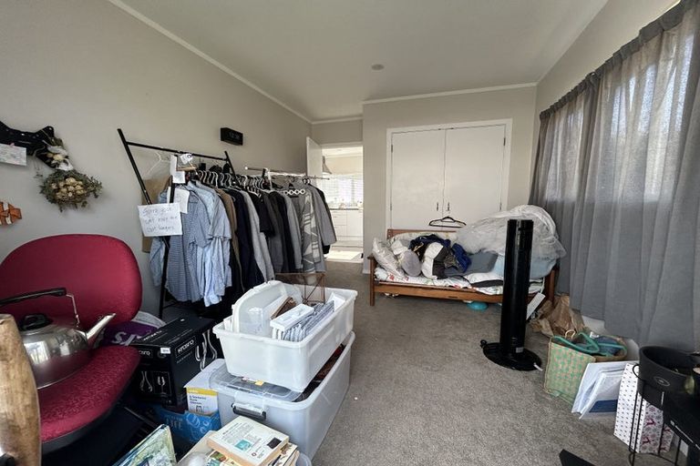 Photo of property in 18 Webb Place, Forrest Hill, Auckland, 0620