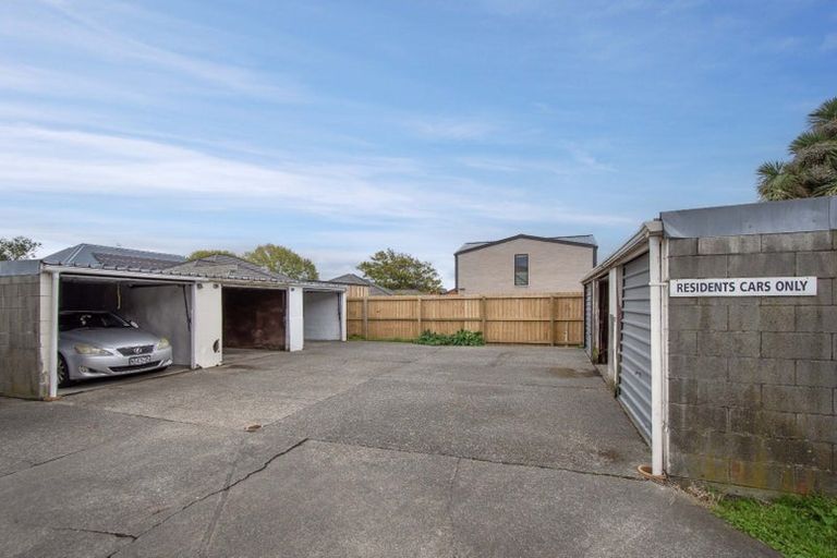Photo of property in 4/19 Hargest Crescent, Sydenham, Christchurch, 8023