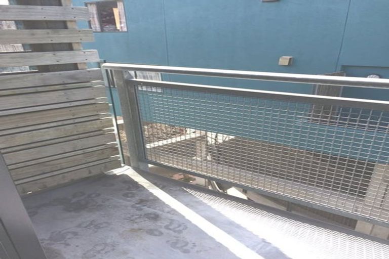 Photo of property in Dual Apartments, 503/142 Vivian Street, Te Aro, Wellington, 6011