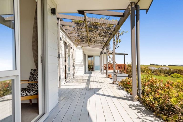 Photo of property in 601 Cable Bay Block Road, Cable Bay, 0420