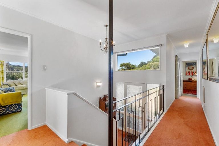 Photo of property in 8 Katarina Grove, Tawa, Wellington, 5028