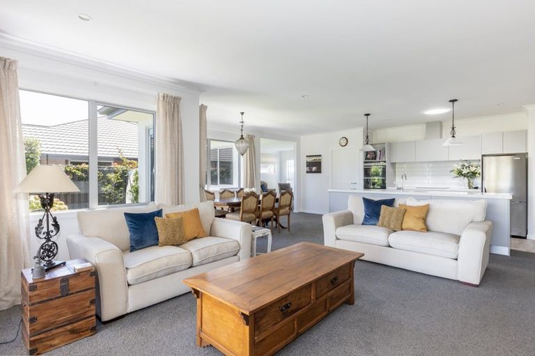 Photo of property in 44 Whakatomo Place, Havelock North, 4130