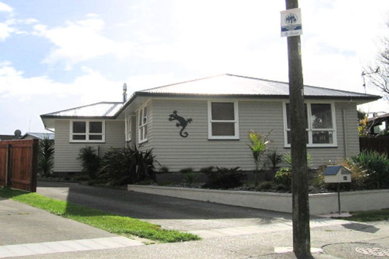 Photo of property in 30 Skerrett Crescent, Tamatea, Napier, 4112