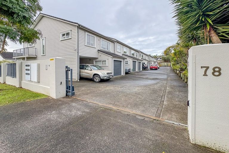 Photo of property in 6/78 Fernhill Way, Oteha, Auckland, 0632