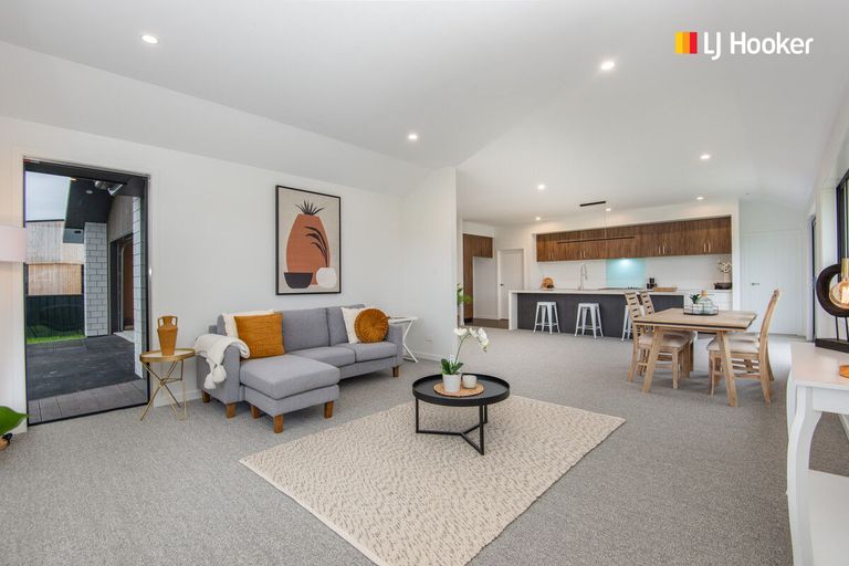 Photo of property in 44 Constitution Avenue, Milton, 9220