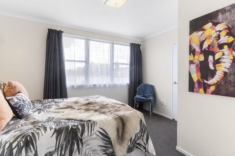 Photo of property in 1/1 Cooper Place, Papakura, 2110